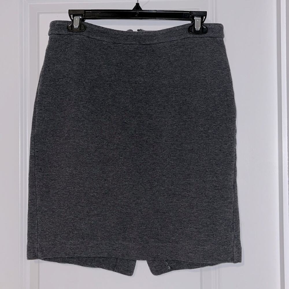 ⚡️ 3 for $30 ⚡️ Banana Republic Charcoal Gray Ribbed Knit Pencil Skirt